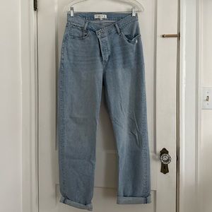 Abercrombie and fitch dad high rise asymmetrical crossover curve love jean size2